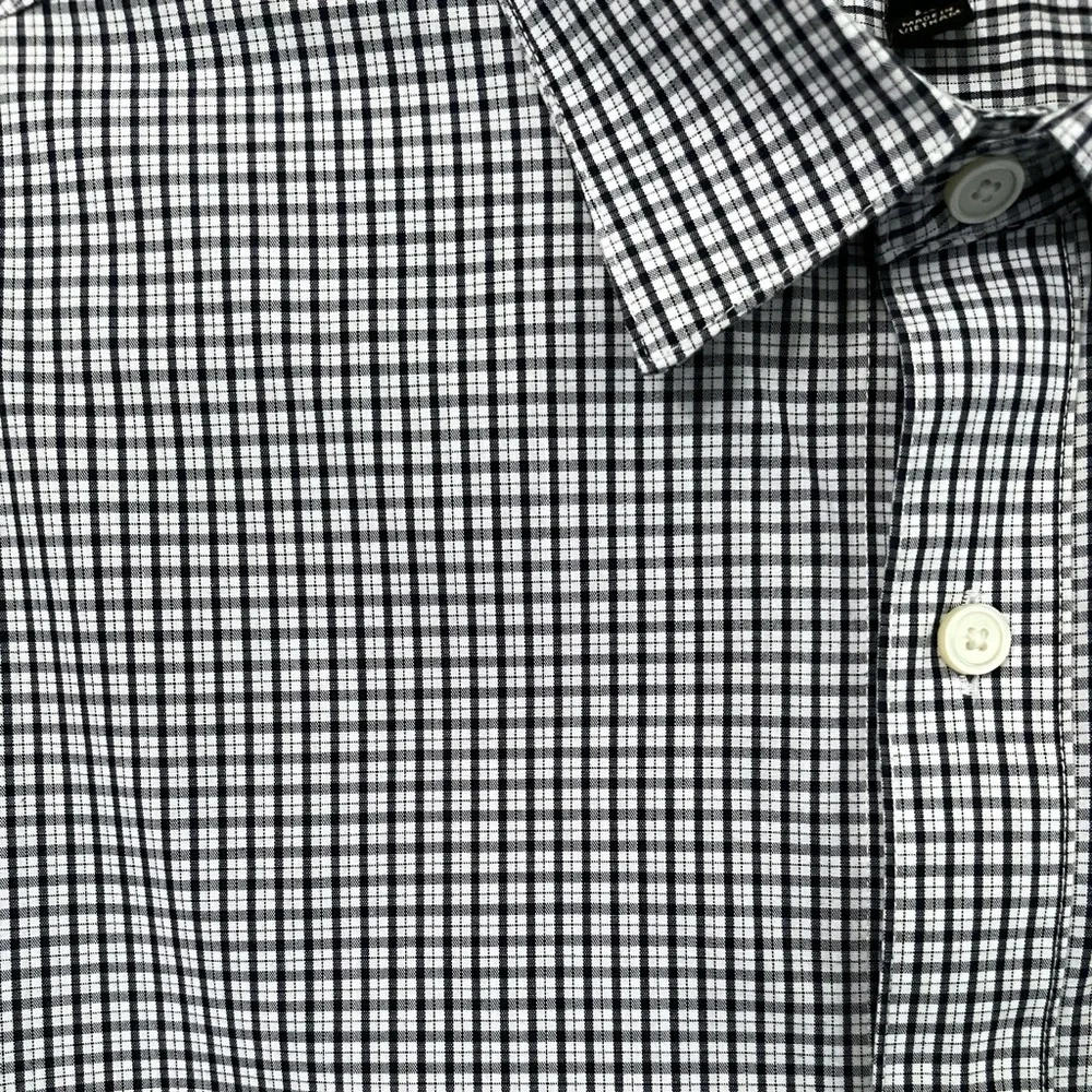 Banana Republic - Men’s Slim Untucked Fit Button Down Dress Shirt | Size Medium